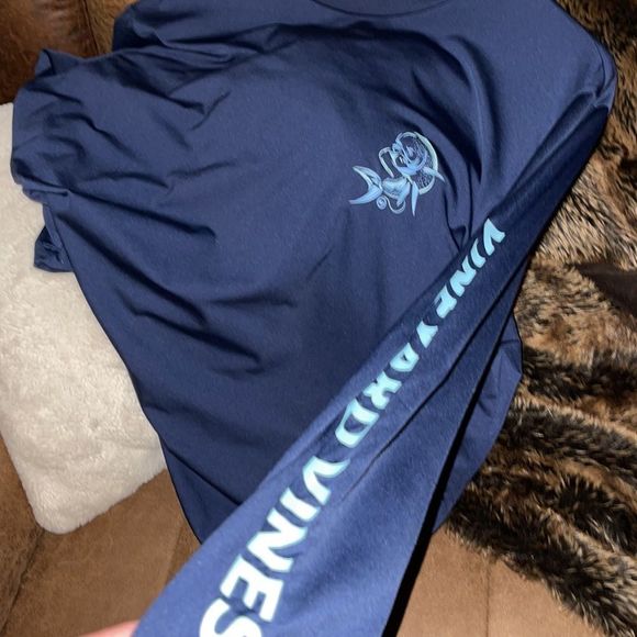 Vineyard Vines DriFit Material Fishing Performance Long Sleeve T-shirt - Picture 5 of 5